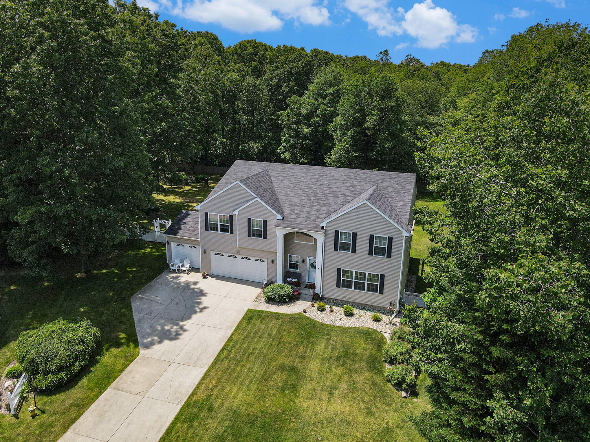 9354 Stratford Woods Trail