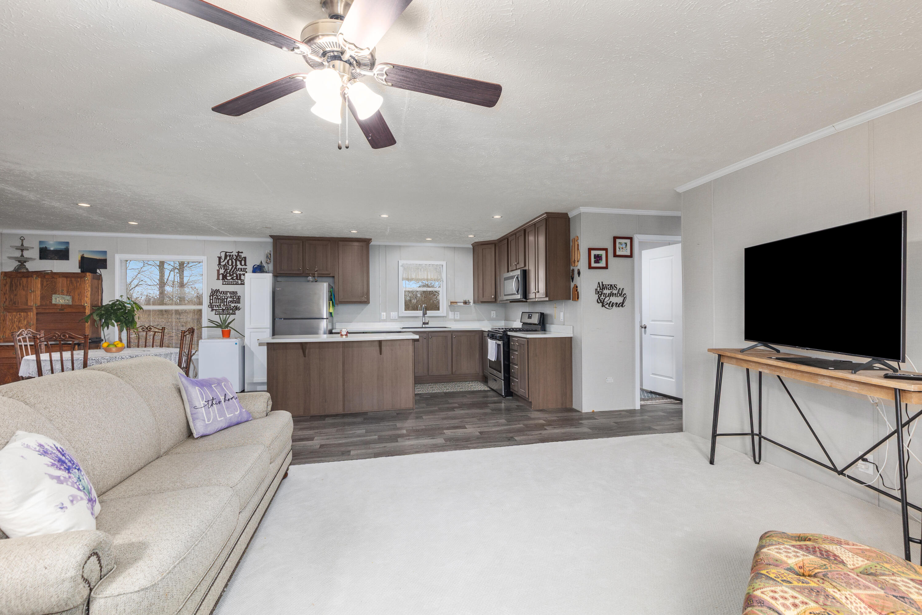 7204 E Grand River Avenue 253