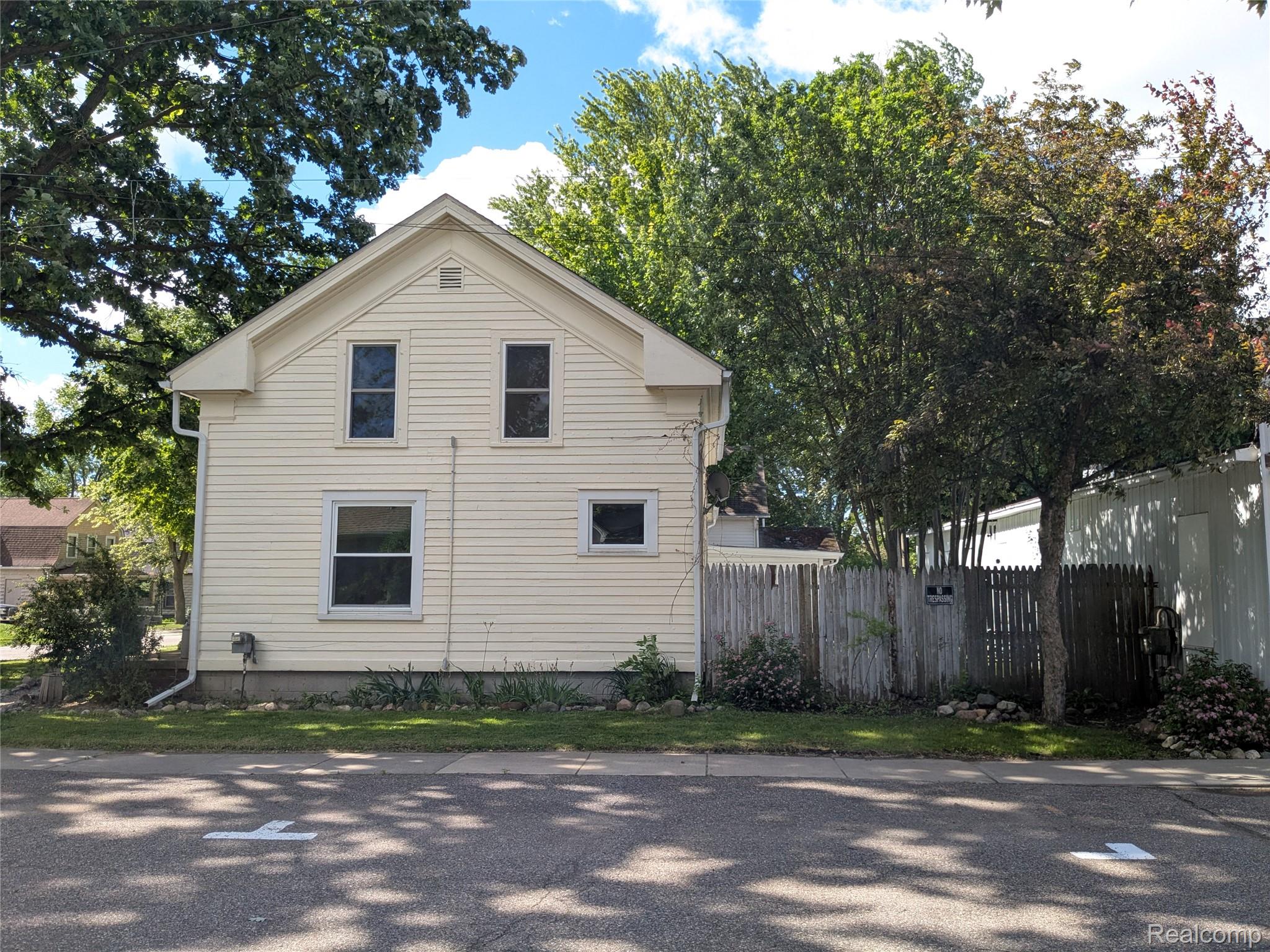 300 Bristol Street S