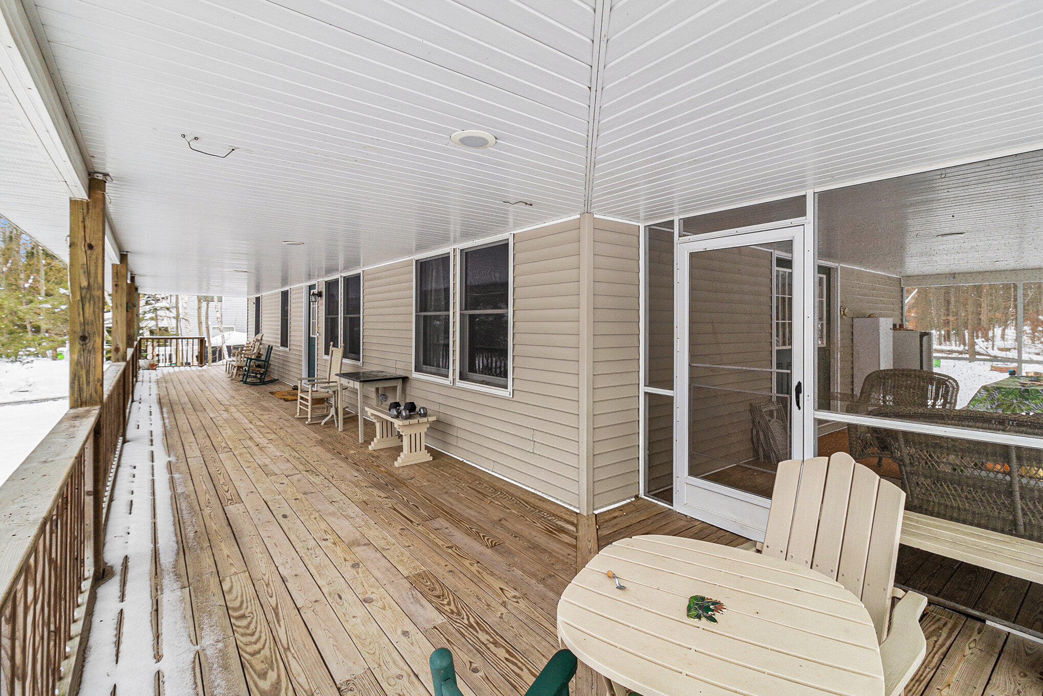 4760 N Lakeshore Drive