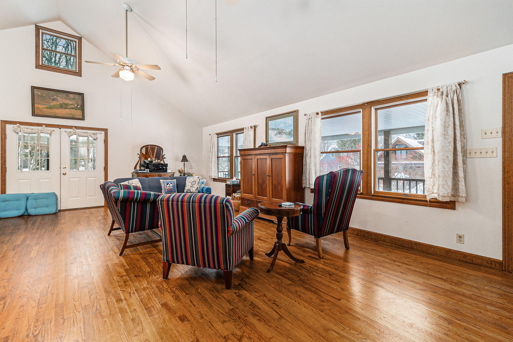 4760 N Lakeshore Road