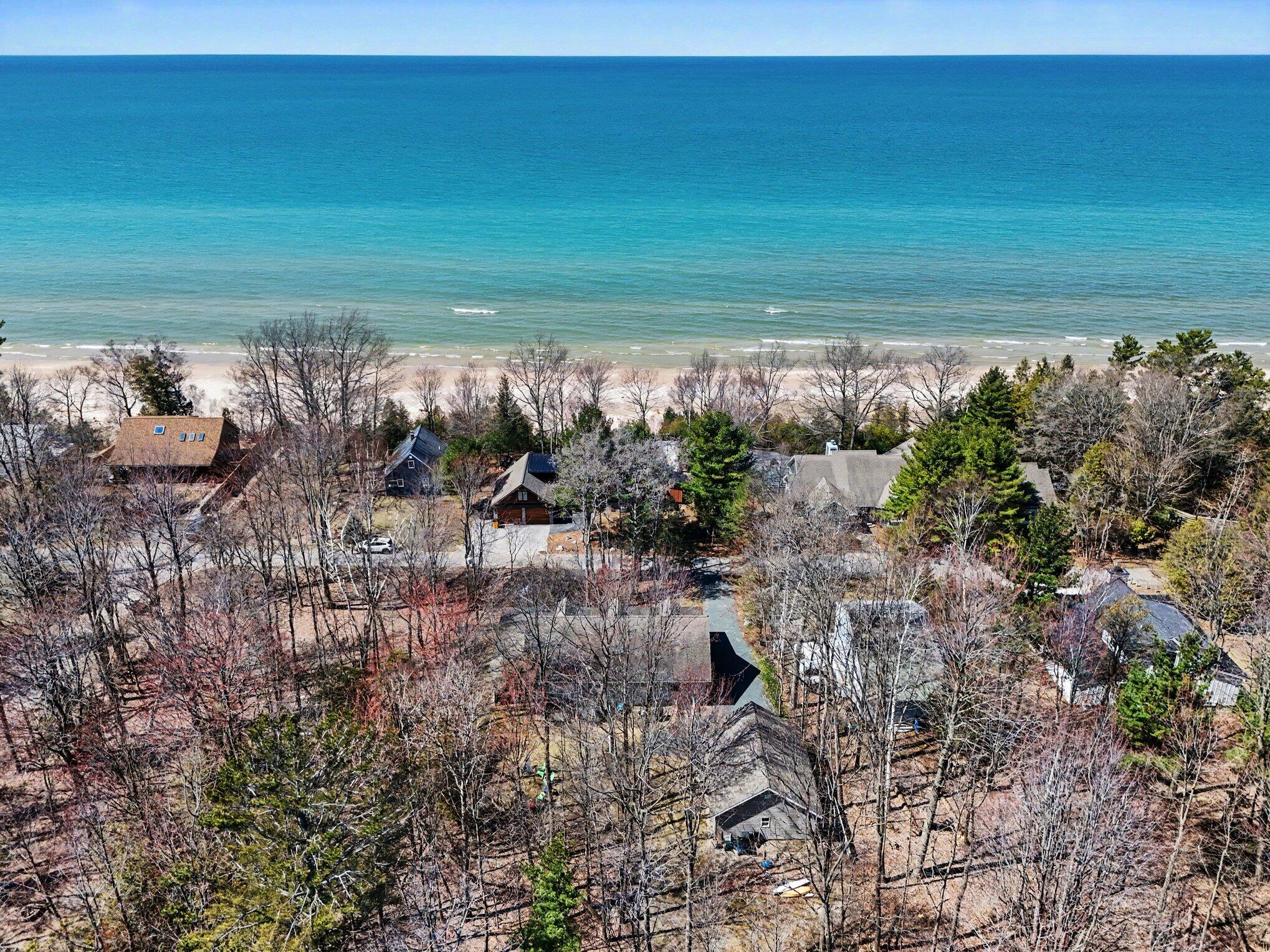 4760 N Lakeshore Drive