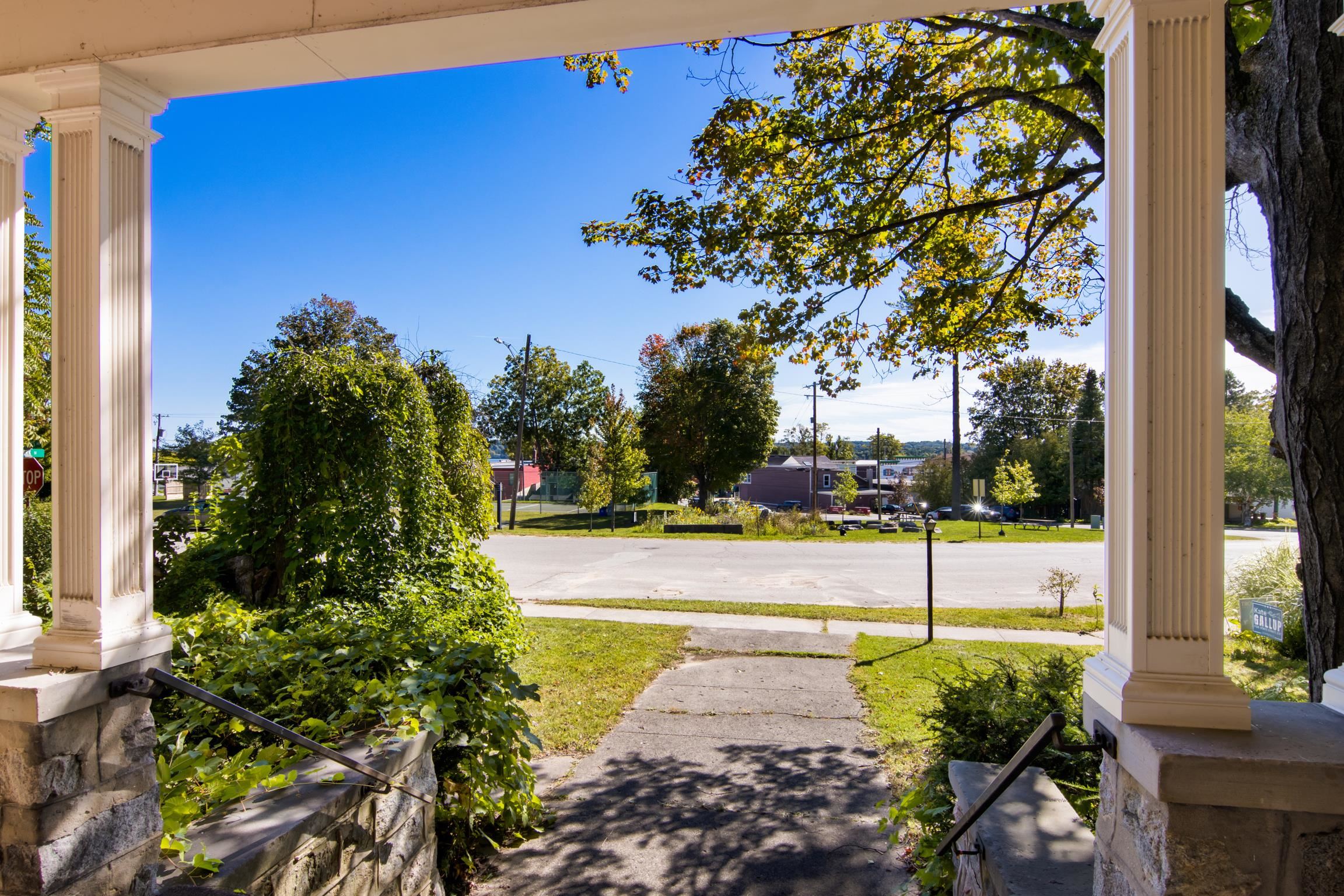 311 N Saint Marys