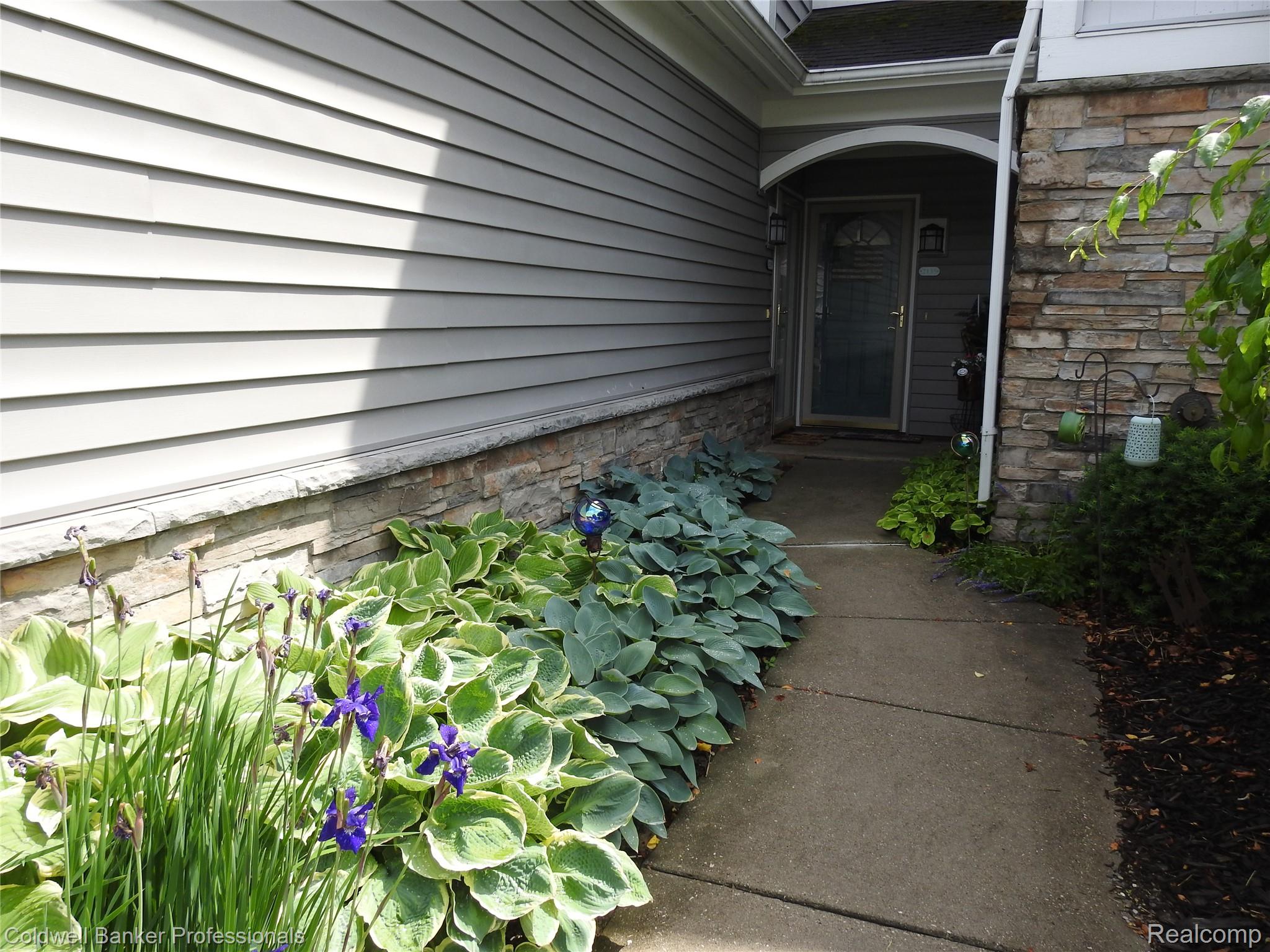 2139 Carriage Hill Circle