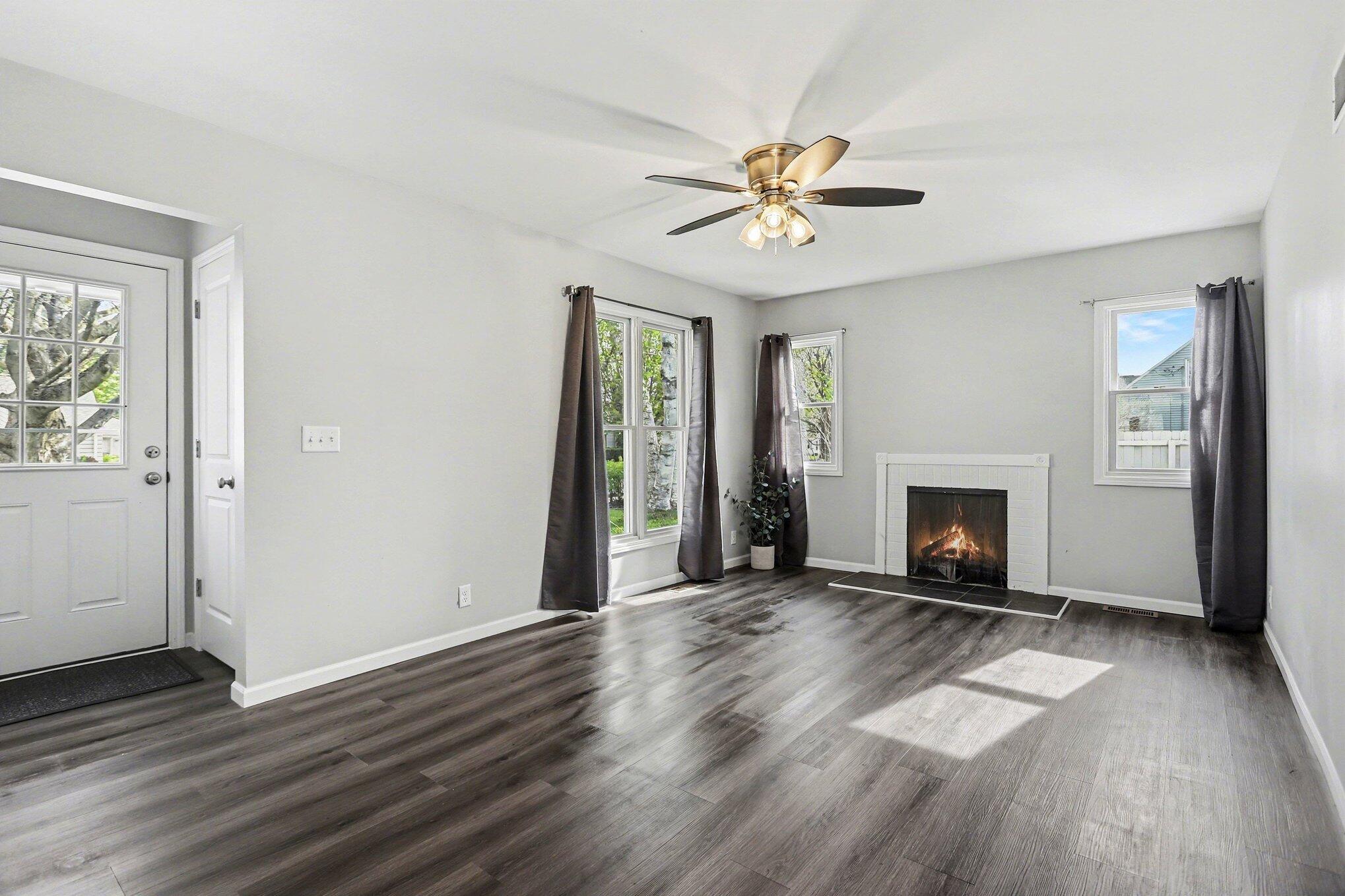 1528 Roseland Avenue