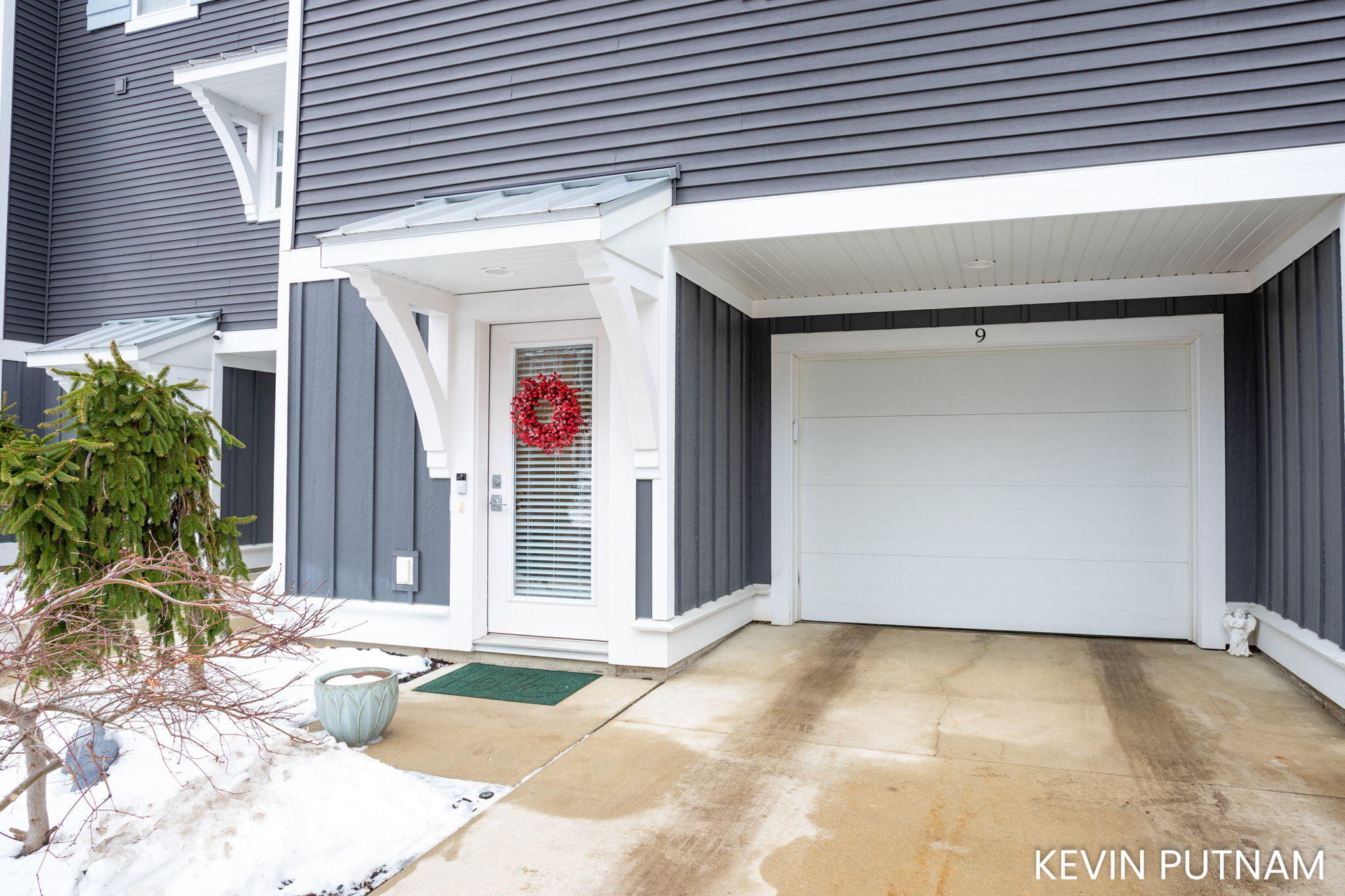 160 Keewatin Way Unit D/9