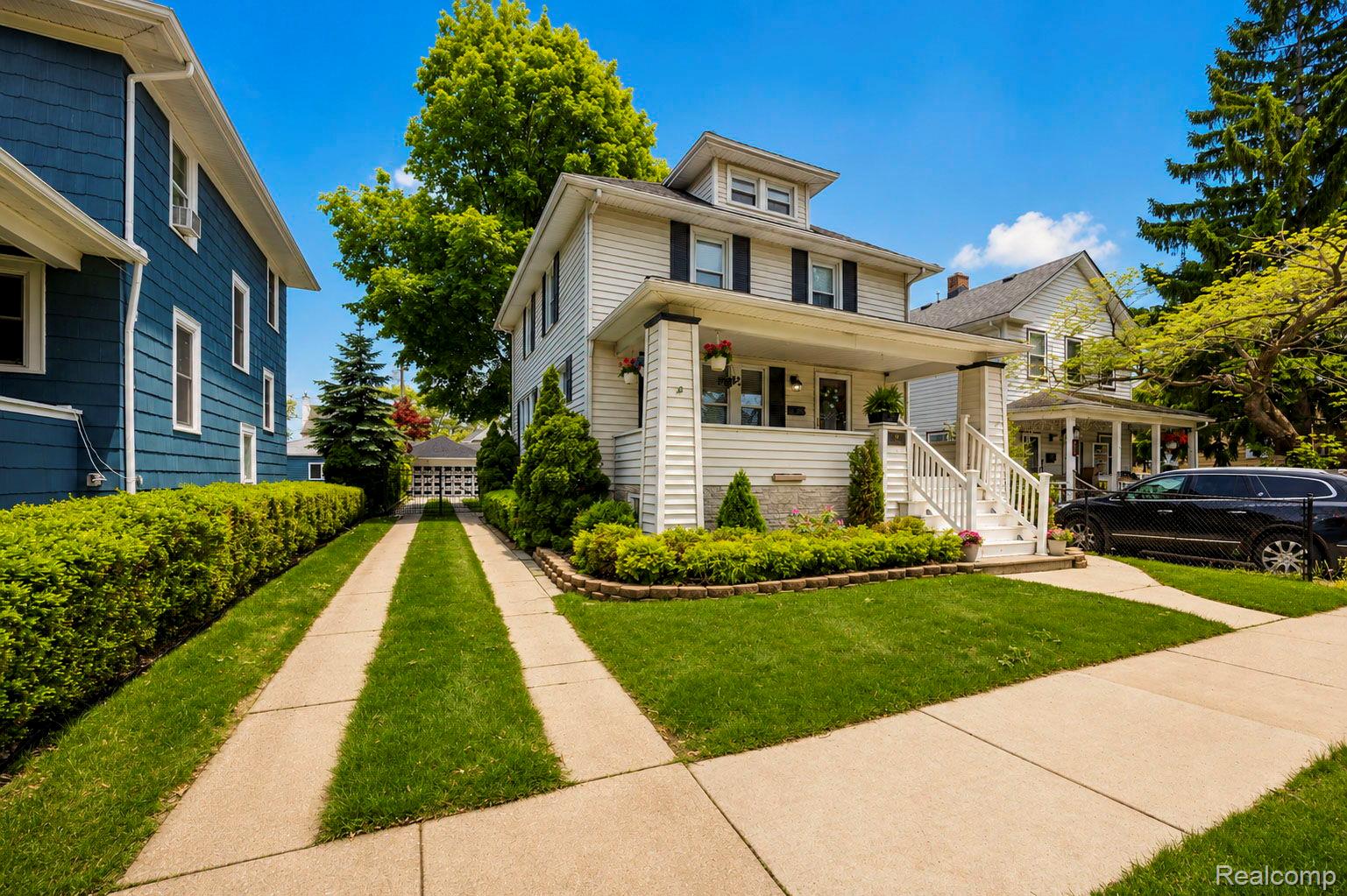 447 Maple Street