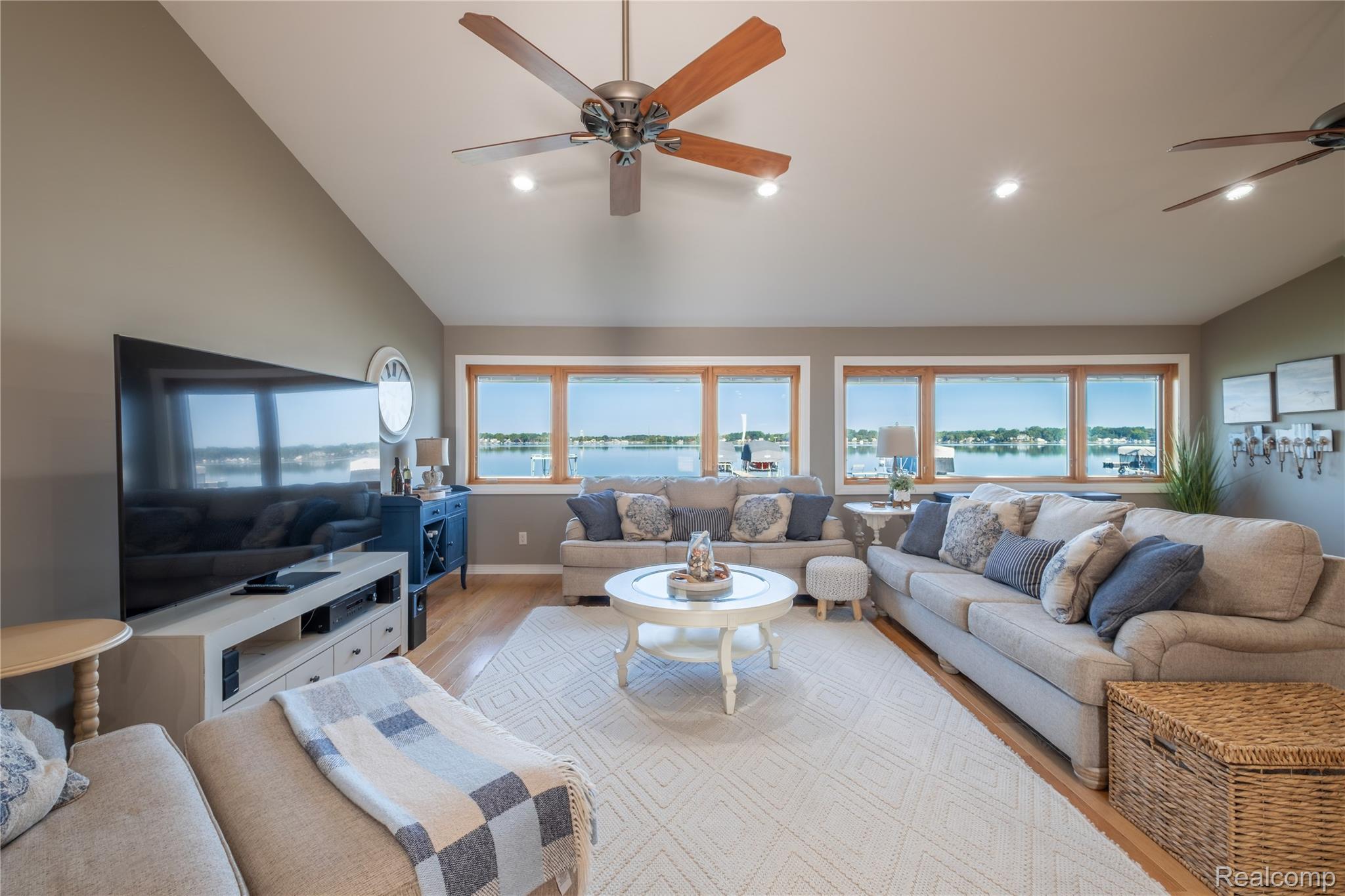 Northfield Township, Michigan 48189, United States, 2 Bedrooms Bedrooms, ,2 BathroomsBathrooms,Residential,Pending,212858