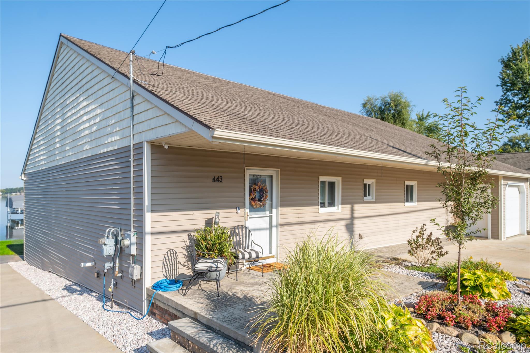 Northfield Township, Michigan 48189, United States, 2 Bedrooms Bedrooms, ,2 BathroomsBathrooms,Residential,Pending,212858