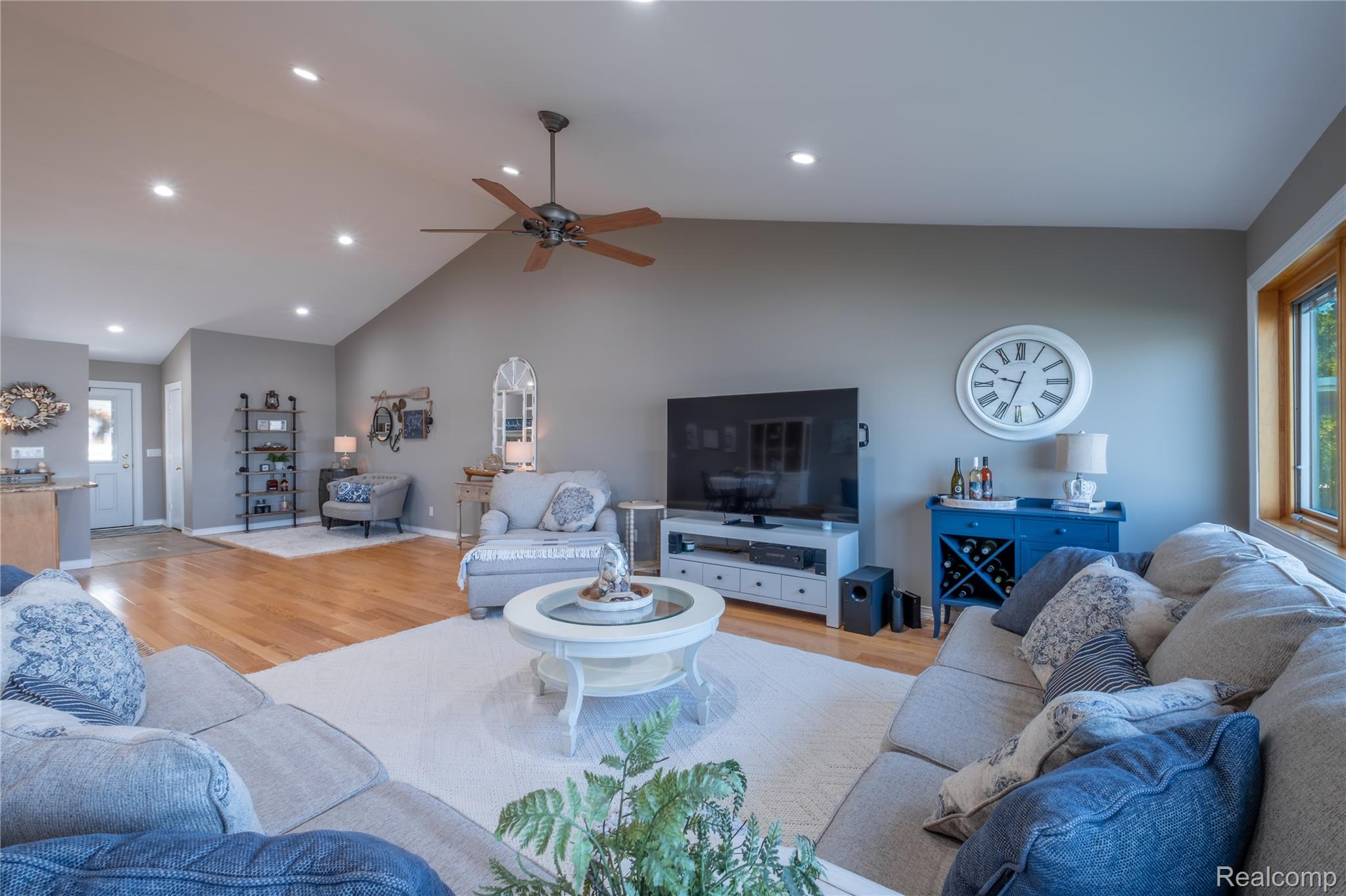 Northfield Township, Michigan 48189, United States, 2 Bedrooms Bedrooms, ,2 BathroomsBathrooms,Residential,Pending,212858