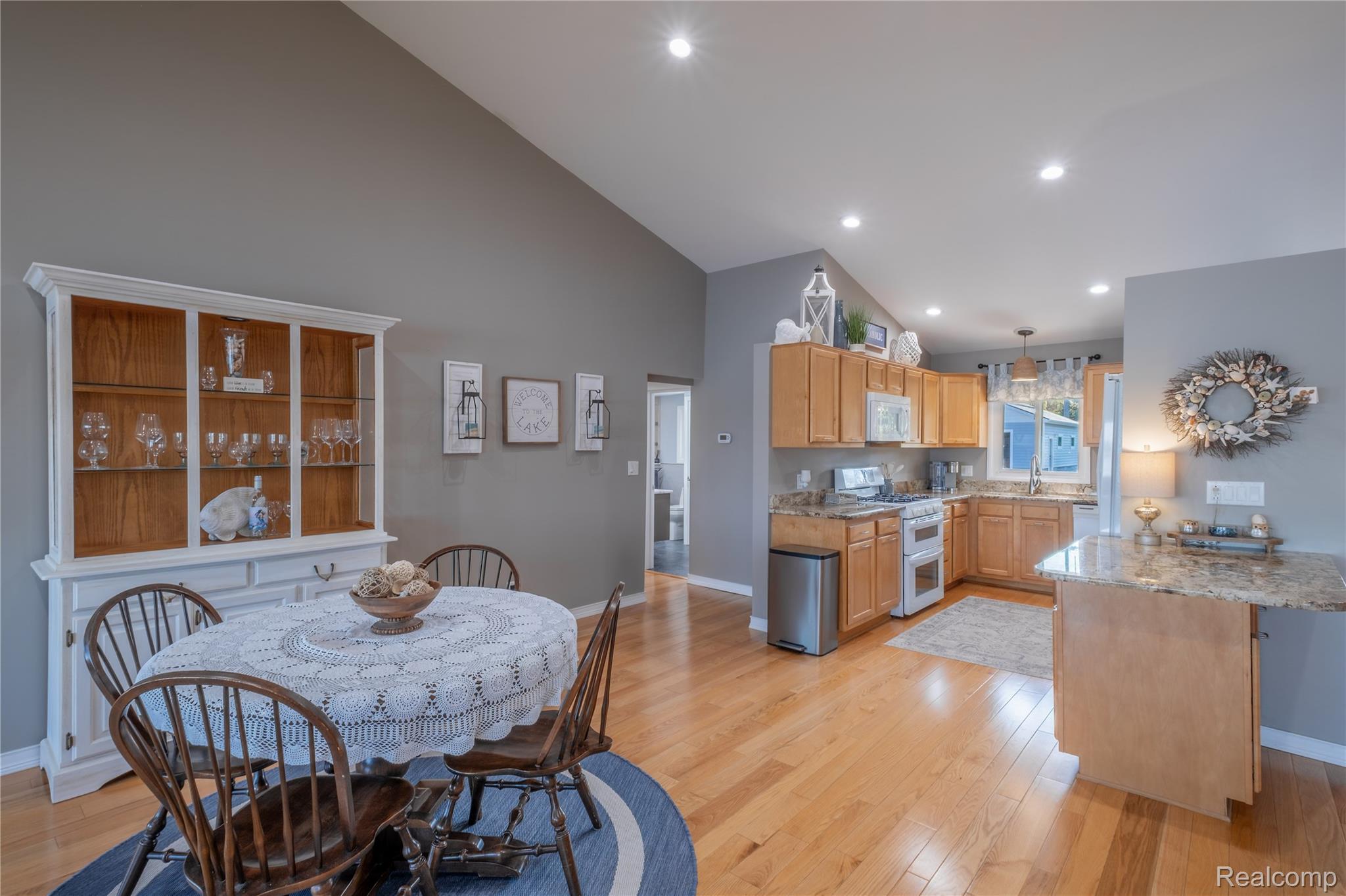 Northfield Township, Michigan 48189, United States, 2 Bedrooms Bedrooms, ,2 BathroomsBathrooms,Residential,Pending,212858