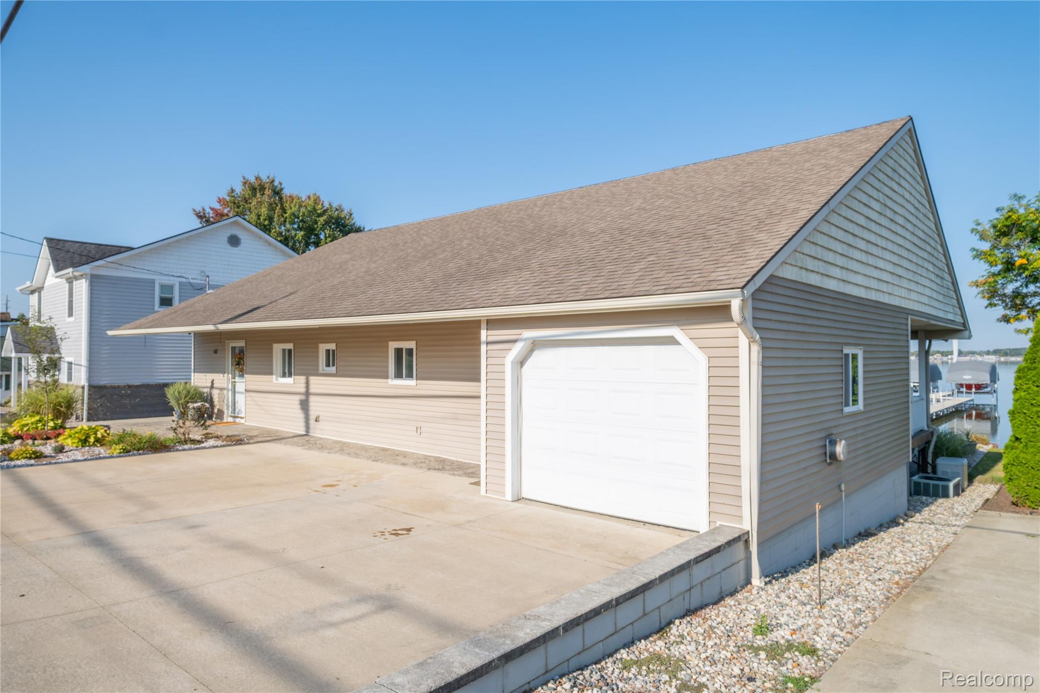 Northfield Township, Michigan 48189, United States, 2 Bedrooms Bedrooms, ,2 BathroomsBathrooms,Residential,Pending,212858