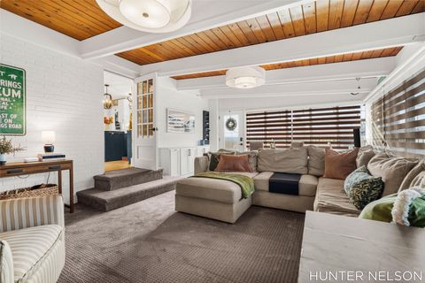 Tiny photo for 519 S 7th Street, Grand Haven City, MI 49417 (MLS # 71026009089)