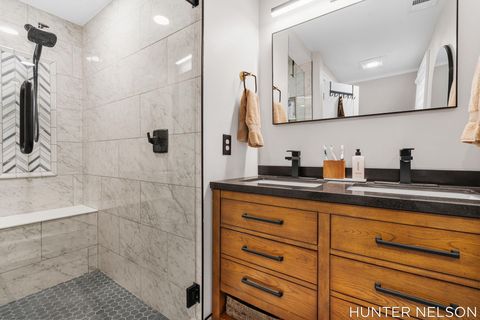 Tiny photo for 519 S 7th Street, Grand Haven City, MI 49417 (MLS # 71026009089)