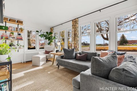 Tiny photo for 519 S 7th Street, Grand Haven City, MI 49417 (MLS # 71026009089)