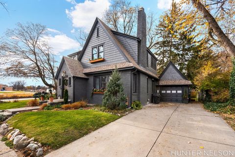 Tiny photo for 519 S 7th Street, Grand Haven City, MI 49417 (MLS # 71026009089)