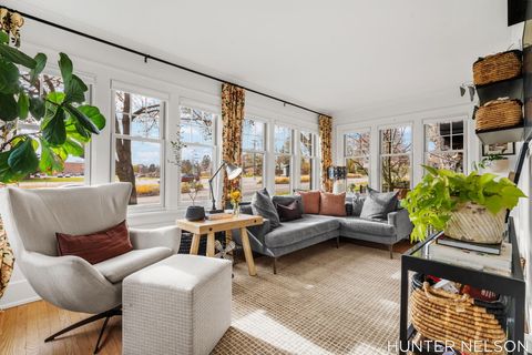 Tiny photo for 519 S 7th Street, Grand Haven City, MI 49417 (MLS # 71026009089)