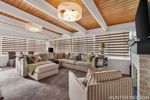 Tiny photo for 519 S 7th Street, Grand Haven City, MI 49417 (MLS # 71026009089)