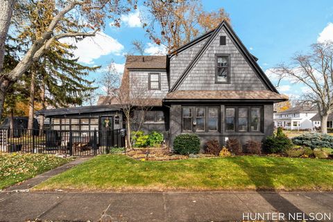 Tiny photo for 519 S 7th Street, Grand Haven City, MI 49417 (MLS # 71026009089)