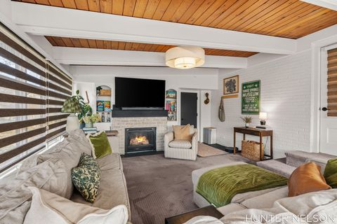 Tiny photo for 519 S 7th Street, Grand Haven City, MI 49417 (MLS # 71026009089)