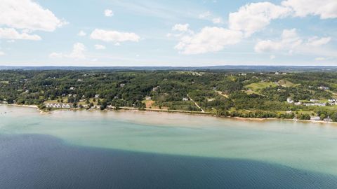 5382 S West Bay Shore Bingham Township MI 49682