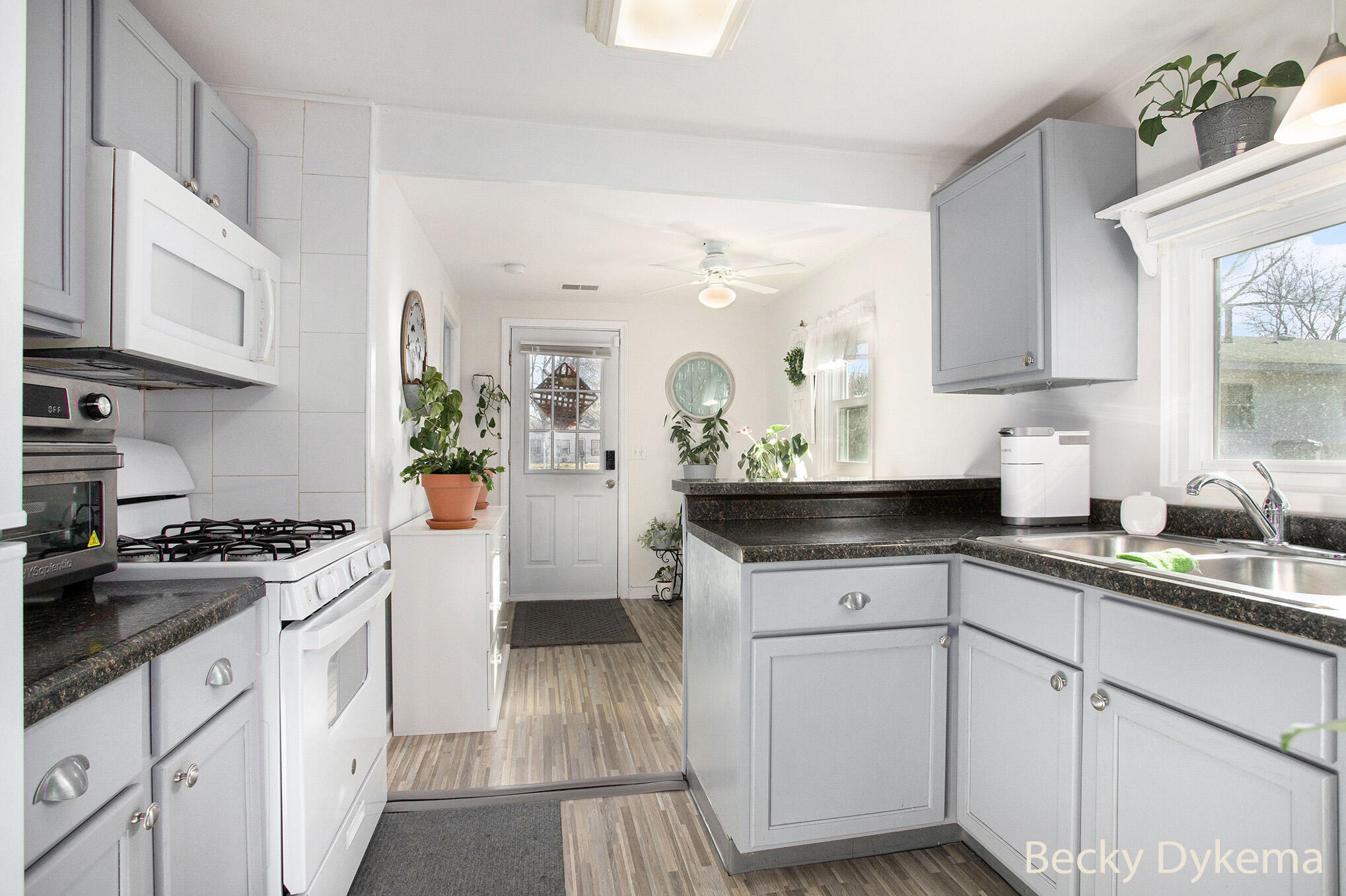 Portage, Michigan 49024, United States, 2 Bedrooms Bedrooms, ,1 BathroomBathrooms,Residential,Active,247165