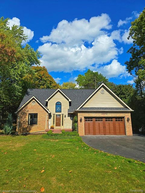 Photo of 32642 W 11 Mile Road, Farmington City, MI 48336 (MLS # 20251042991)