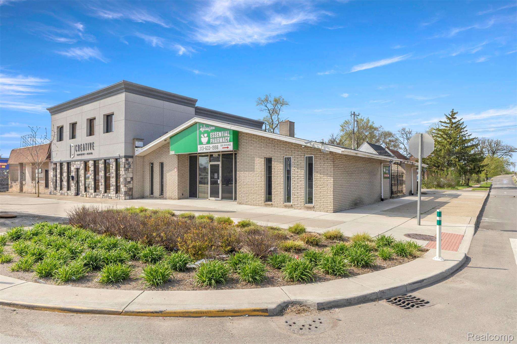 17600 W Warren Avenue