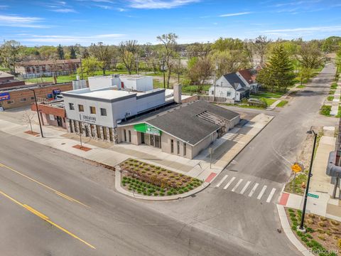 17600 W Warren Avenue Detroit City MI 48228