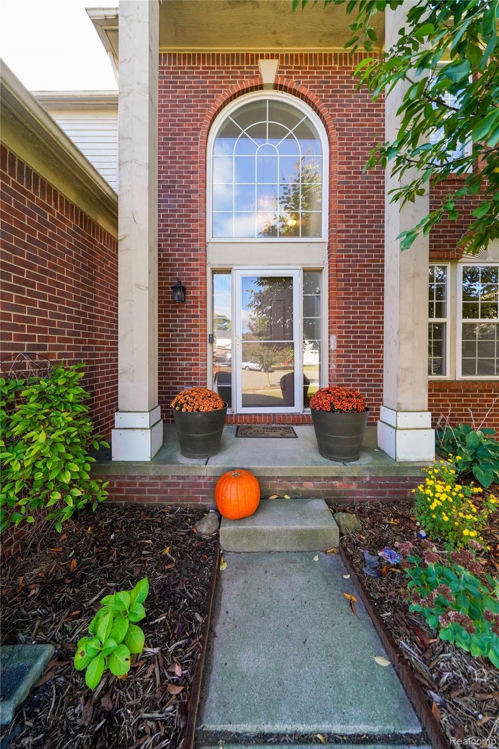 802 Castle Pine Court