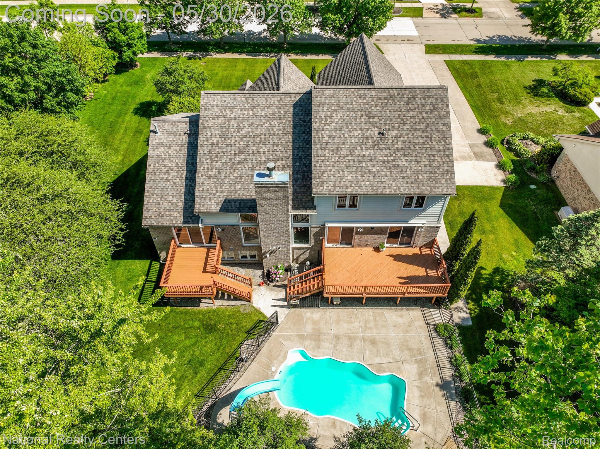 47245 N Pointe Drive