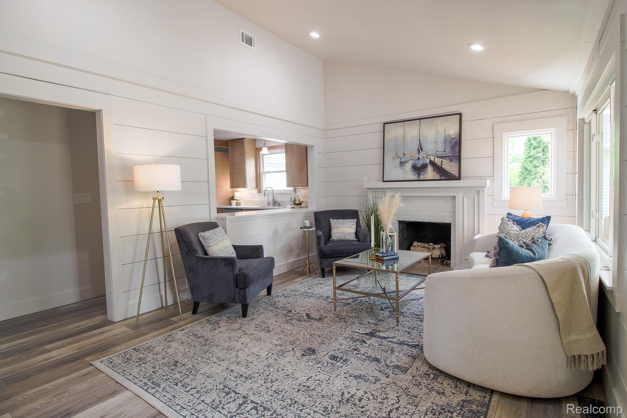 11627 Algonquin Drive