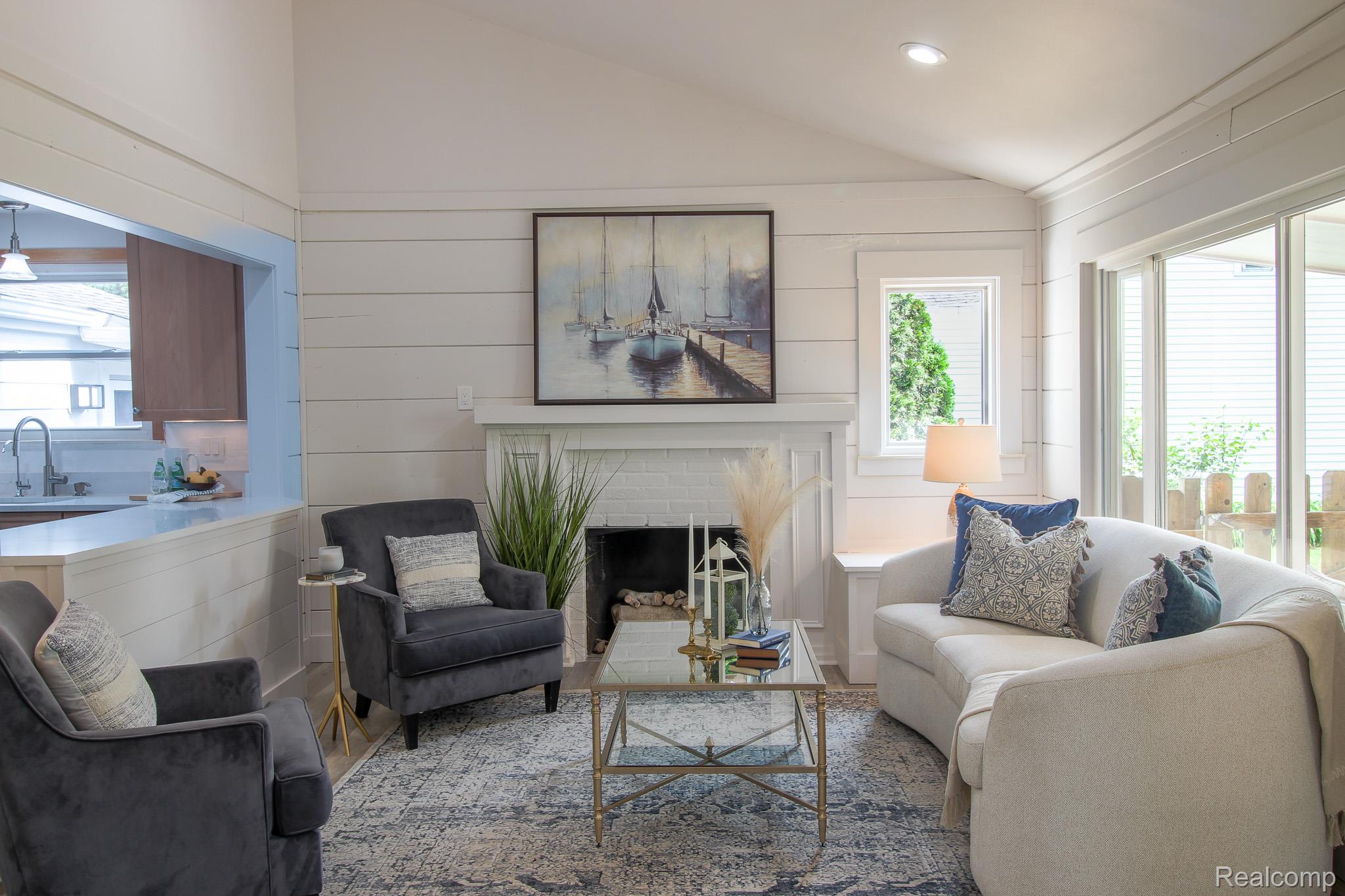 11627 Algonquin Drive