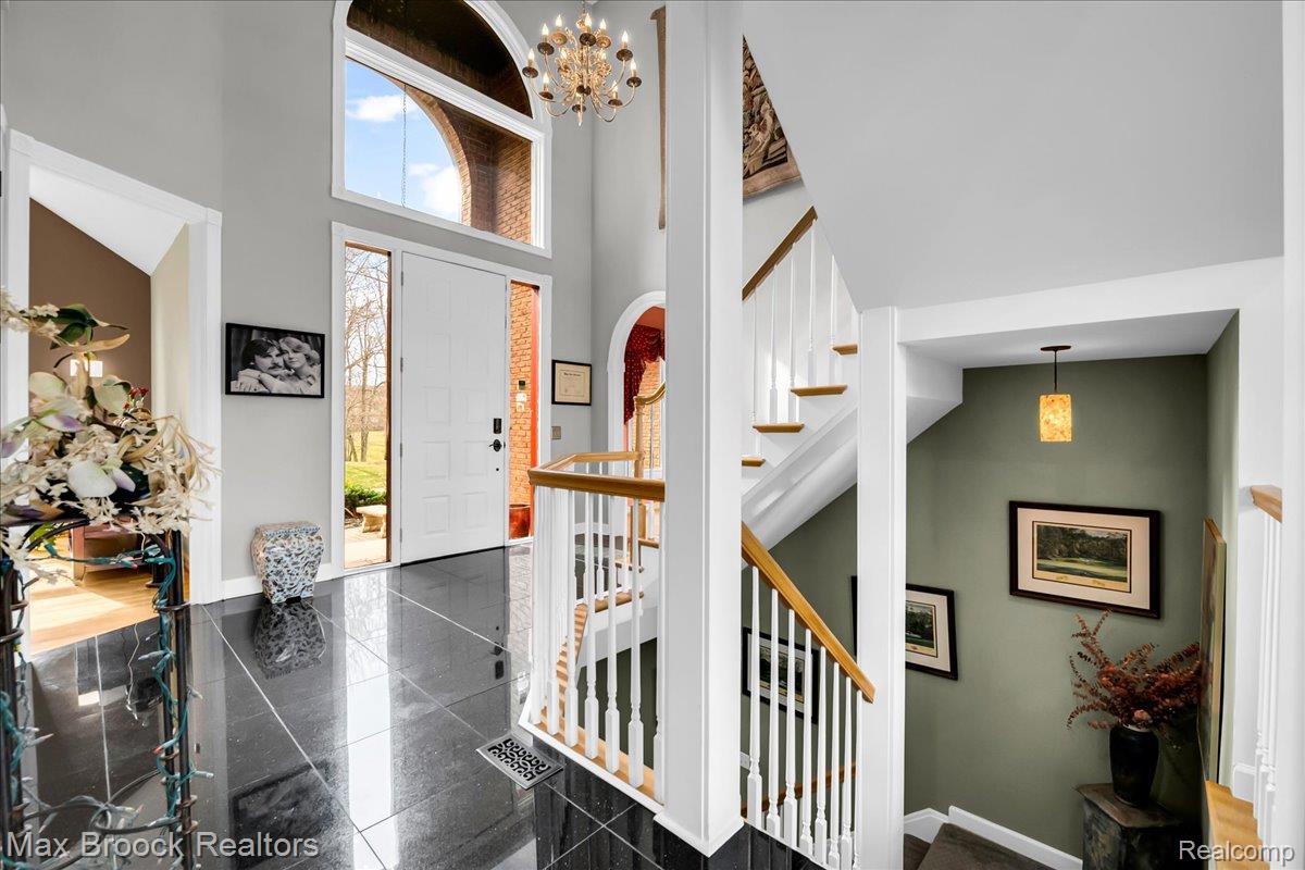 3370 Sutton Lane