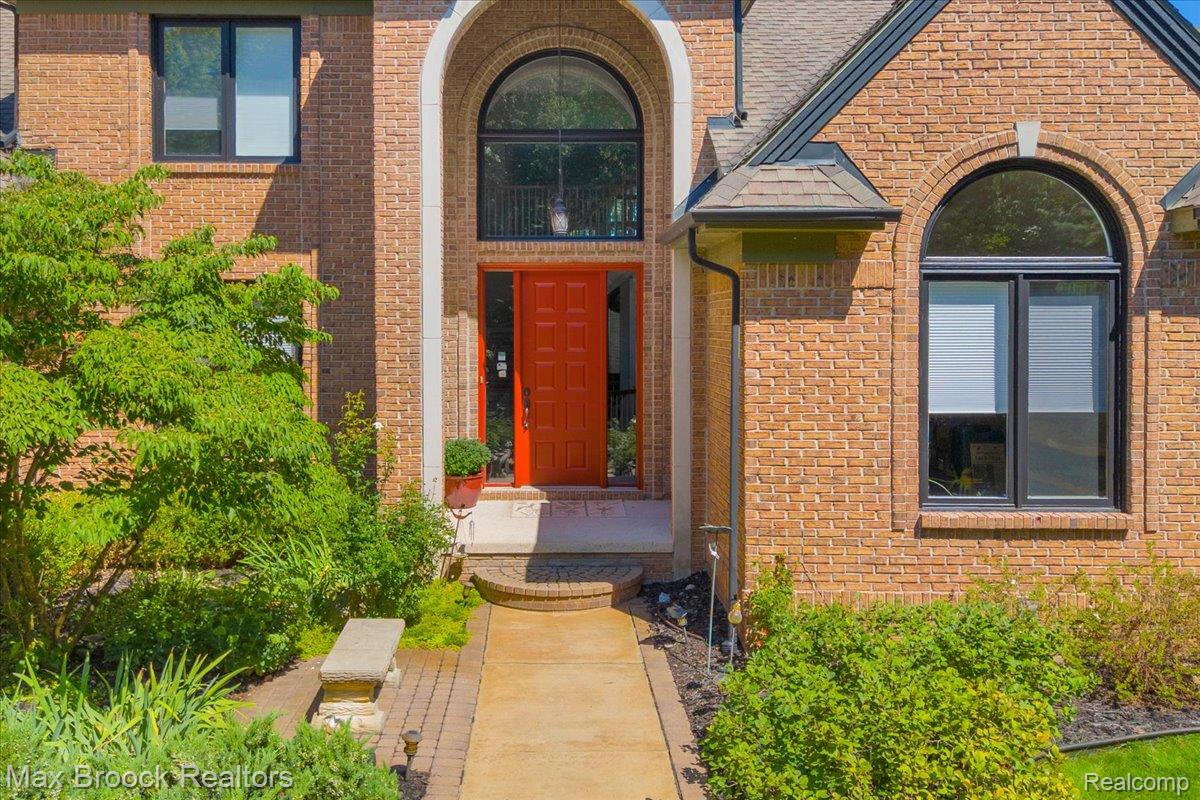 3370 Sutton Lane