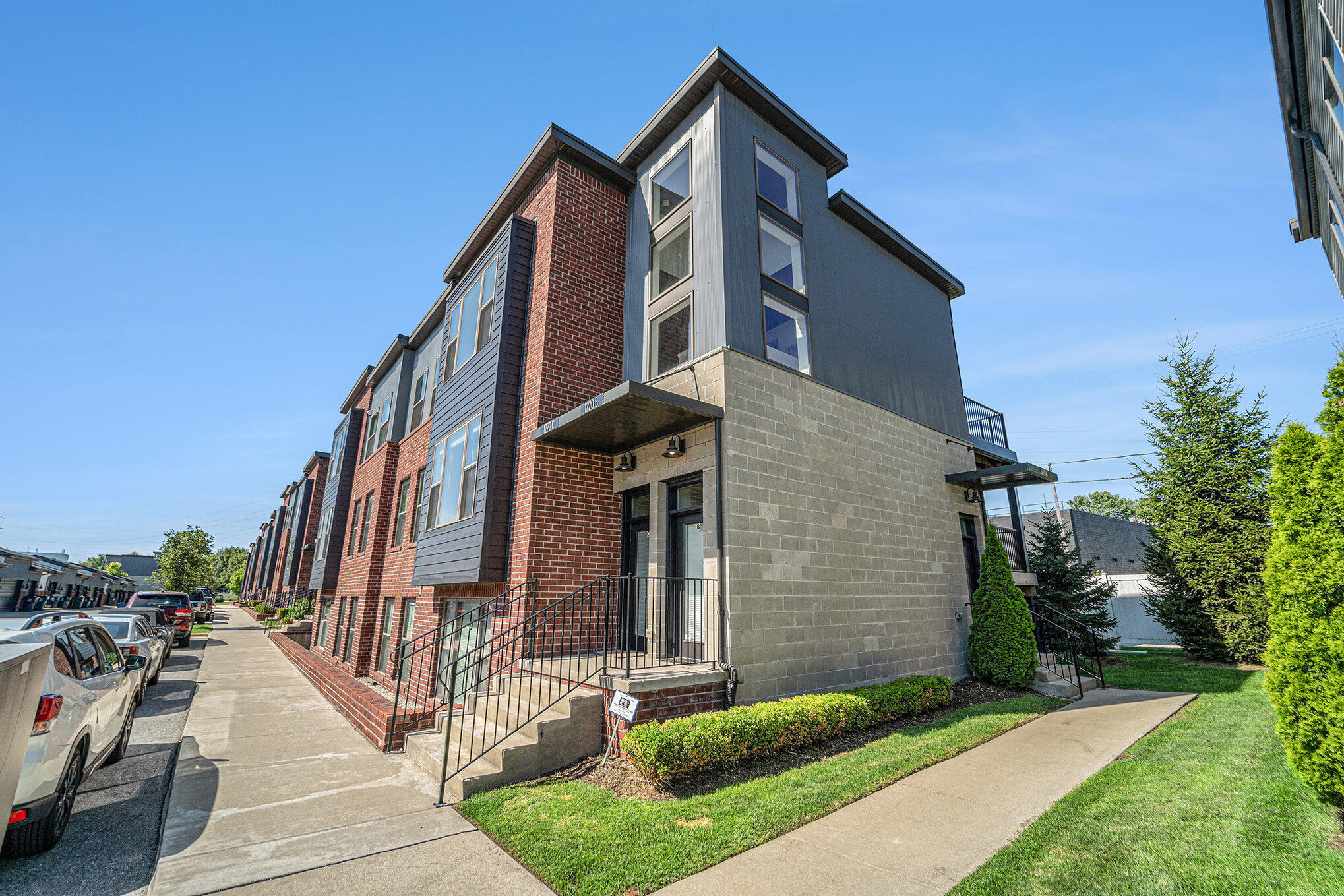 1220 Diamond Court A
