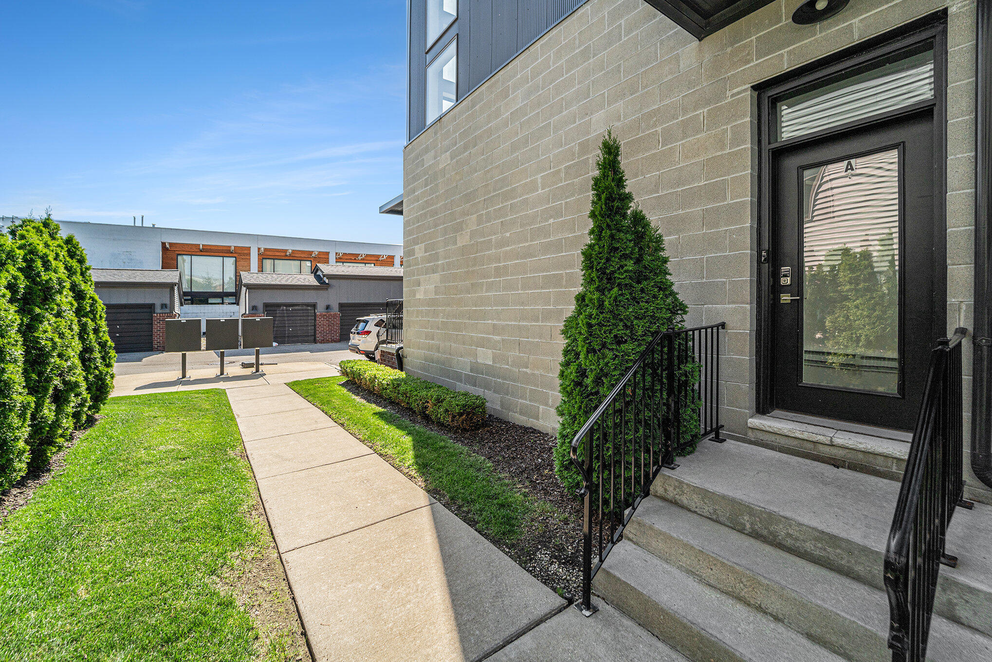 1220 Diamond Court A