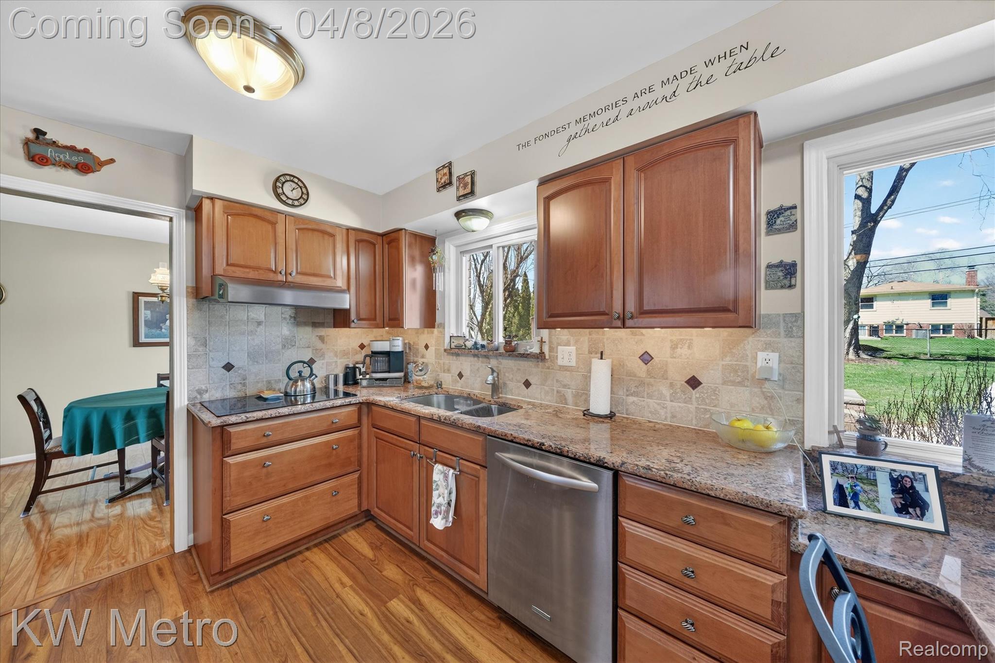 5037 Thorncroft Avenue