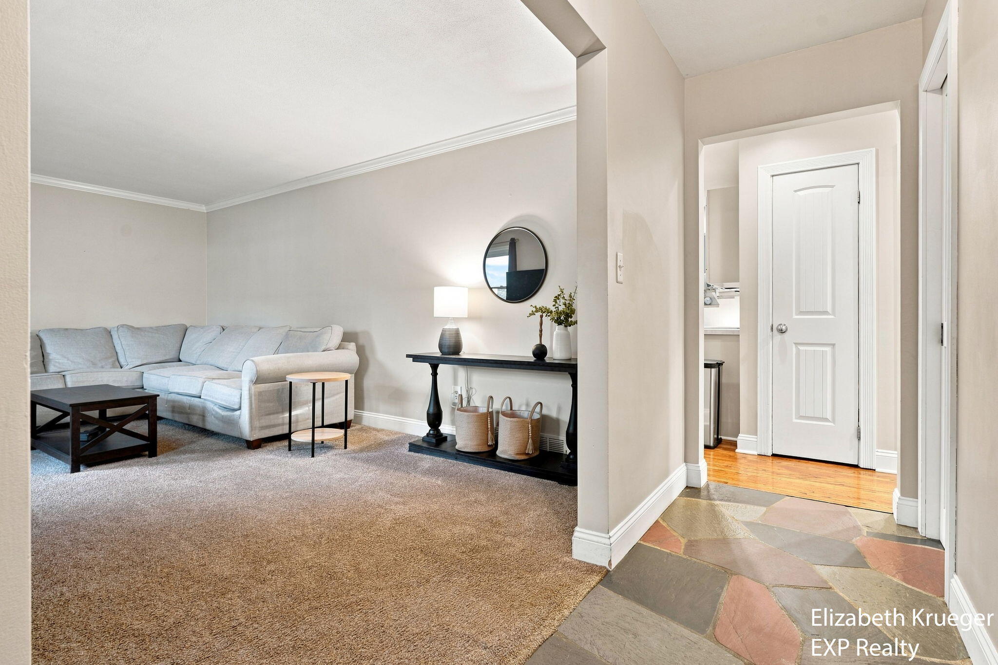 1502 Ridgewood Drive