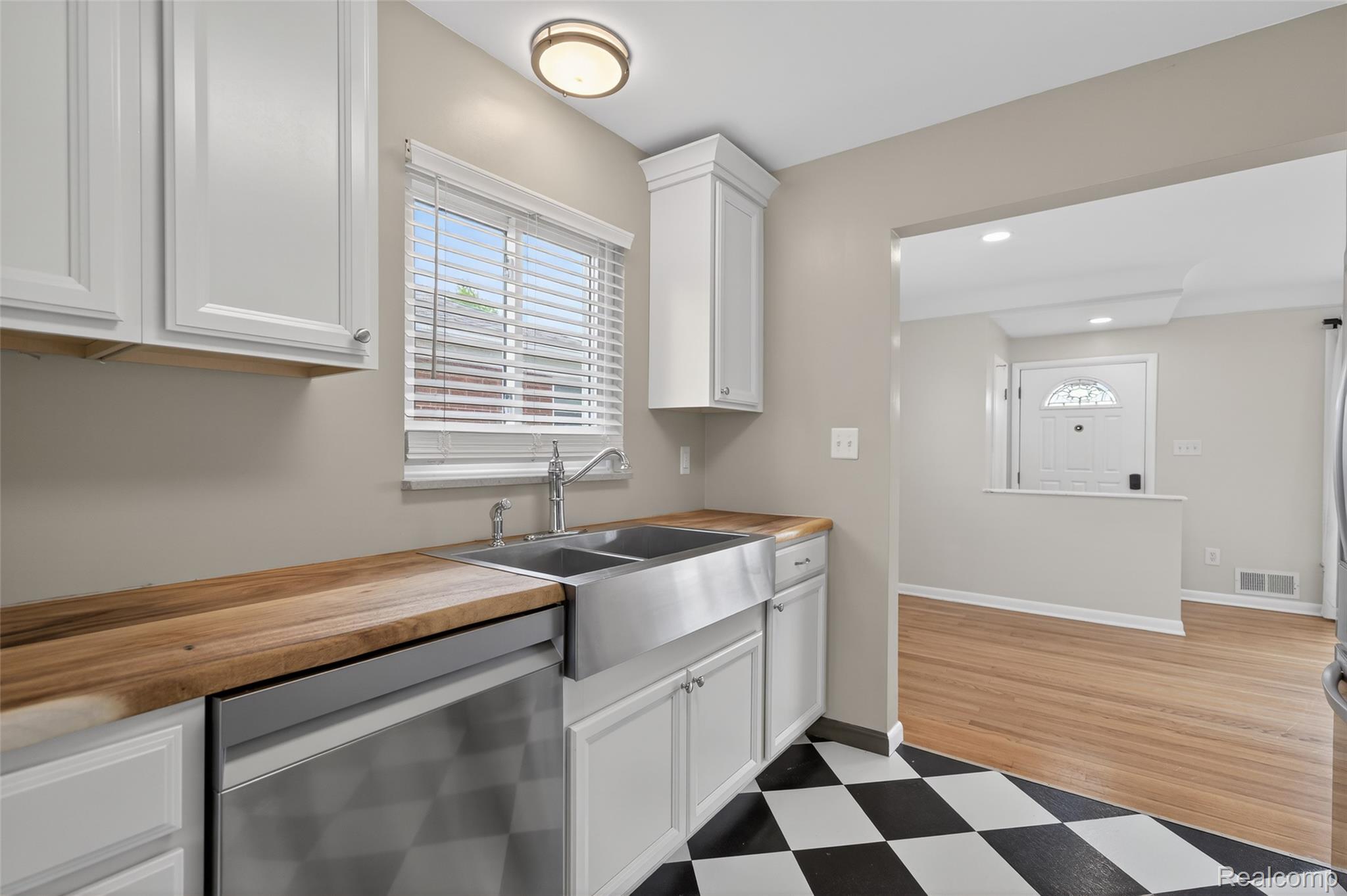 76 W Katherine Avenue