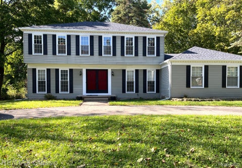 Photo of 230 W Maryknoll RD, Rochester Hills City, MI 48309 (MLS # 20261083088)