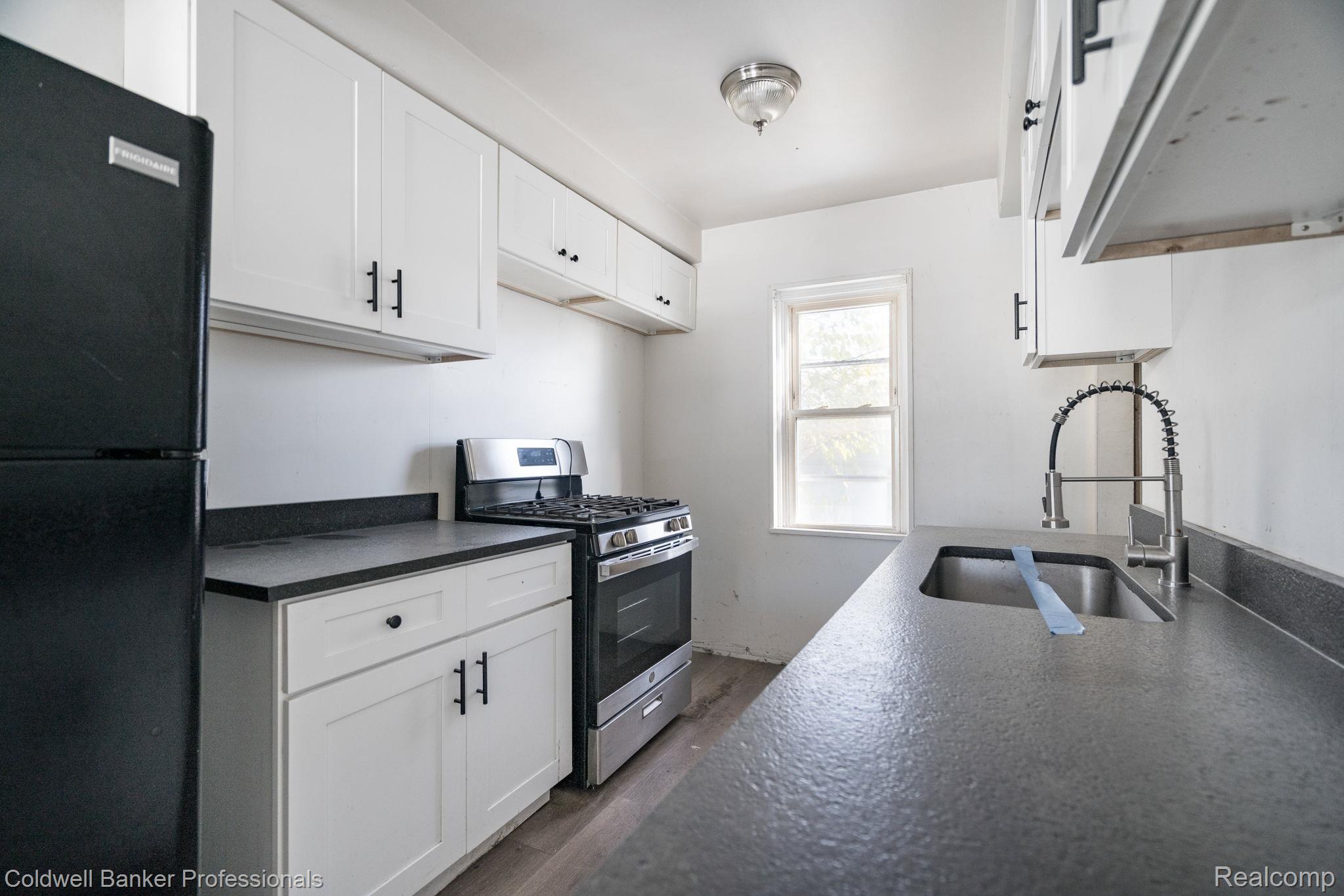 23442 Melville Avenue