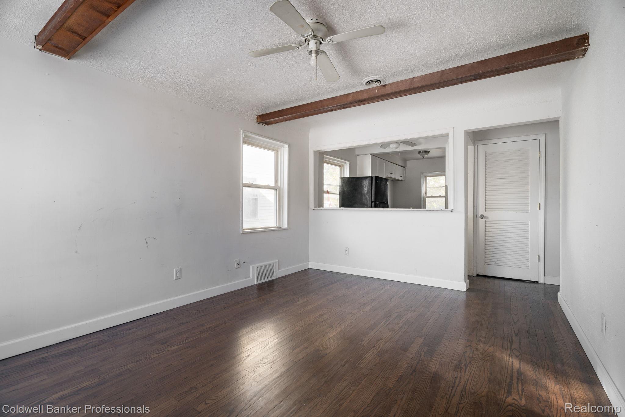 23442 Melville Avenue