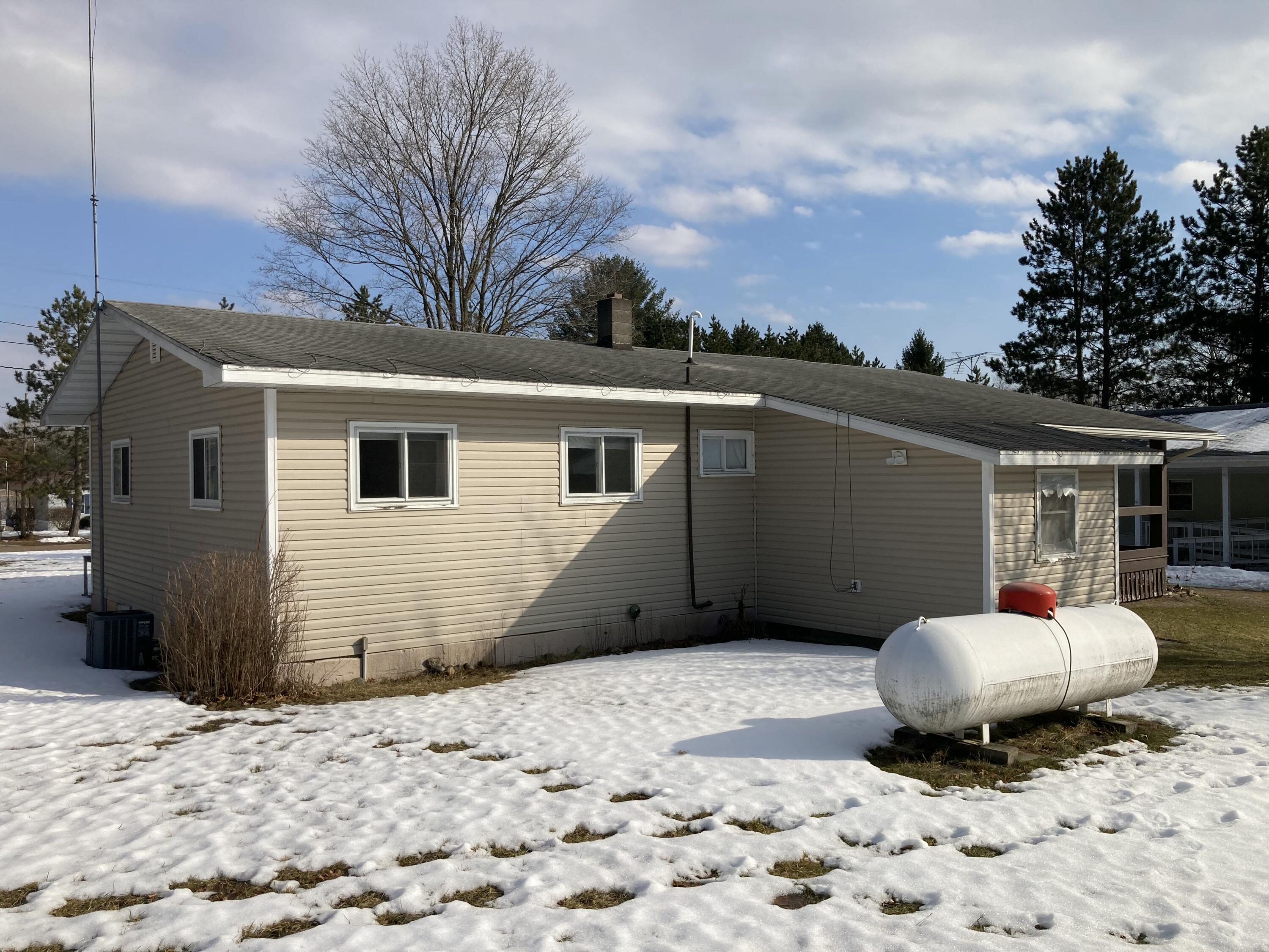 7737 NE County Line Road