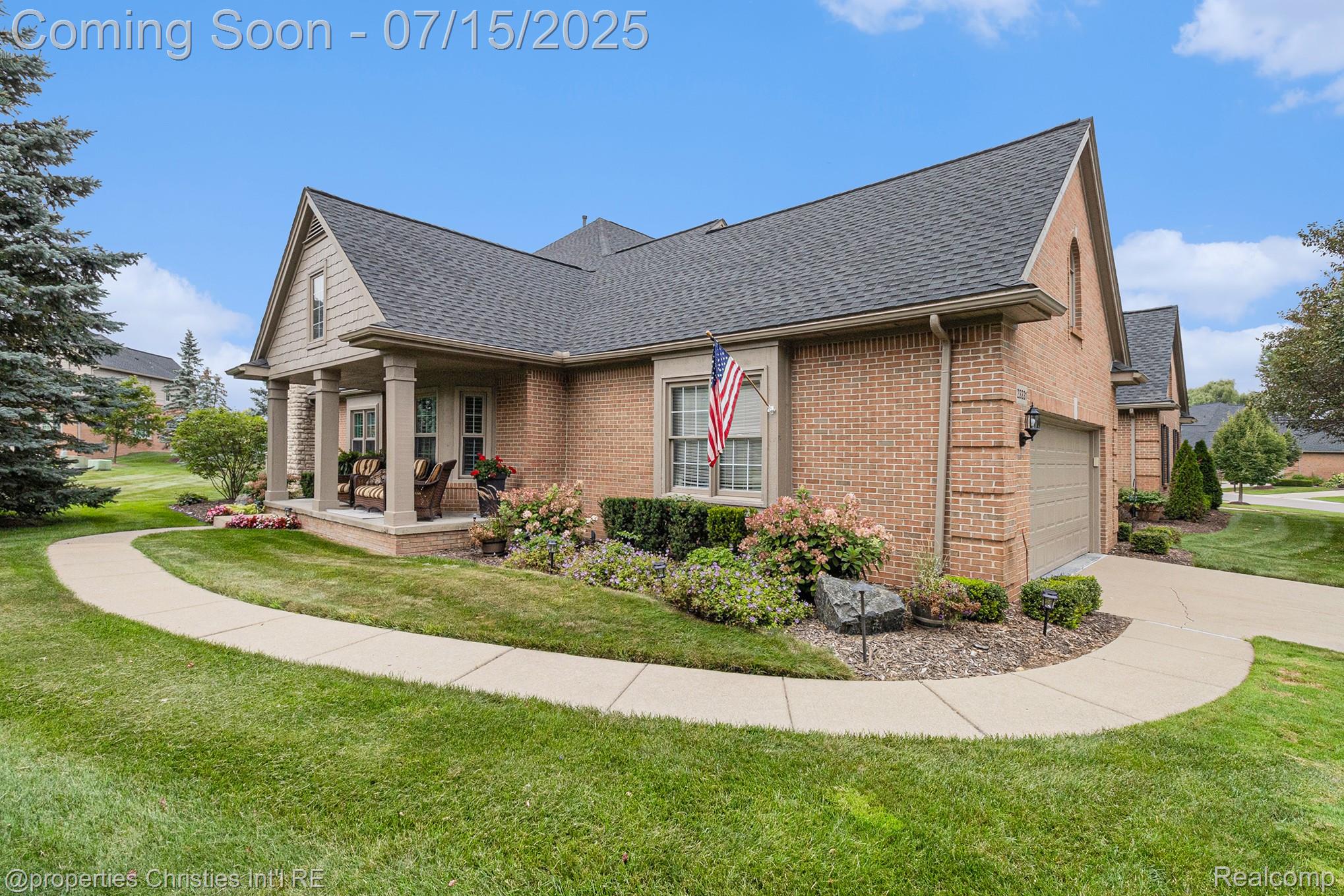 23331 Sawgrass Court S