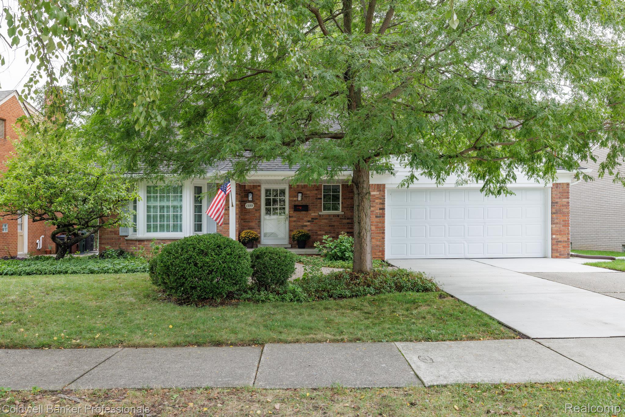 1399 Edmundton Drive