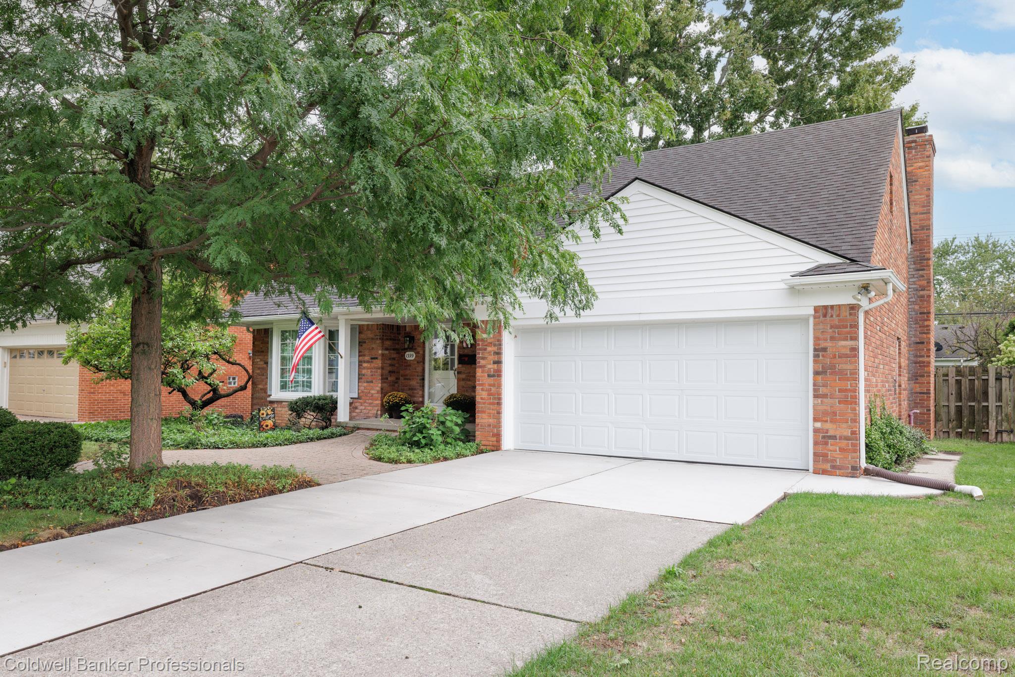 1399 Edmundton Drive