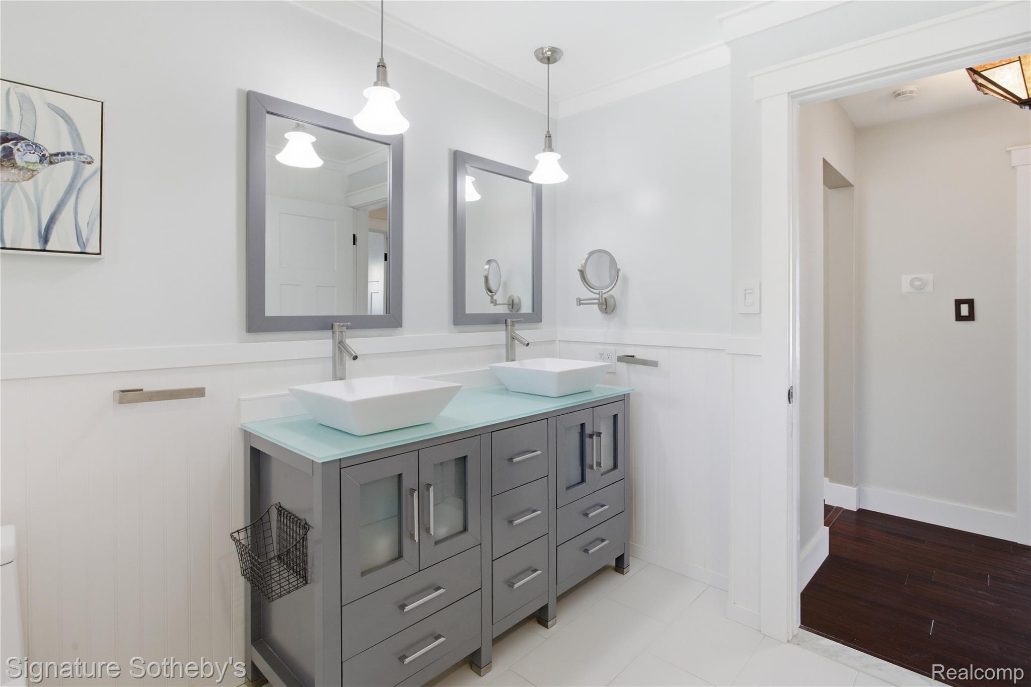 2497 W Walton Boulevard