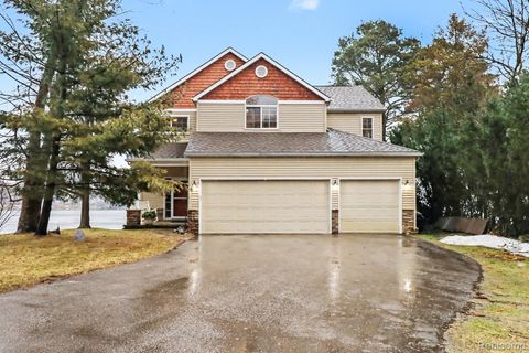 4372 Lamson Drive Waterford Charter Township MI 48329