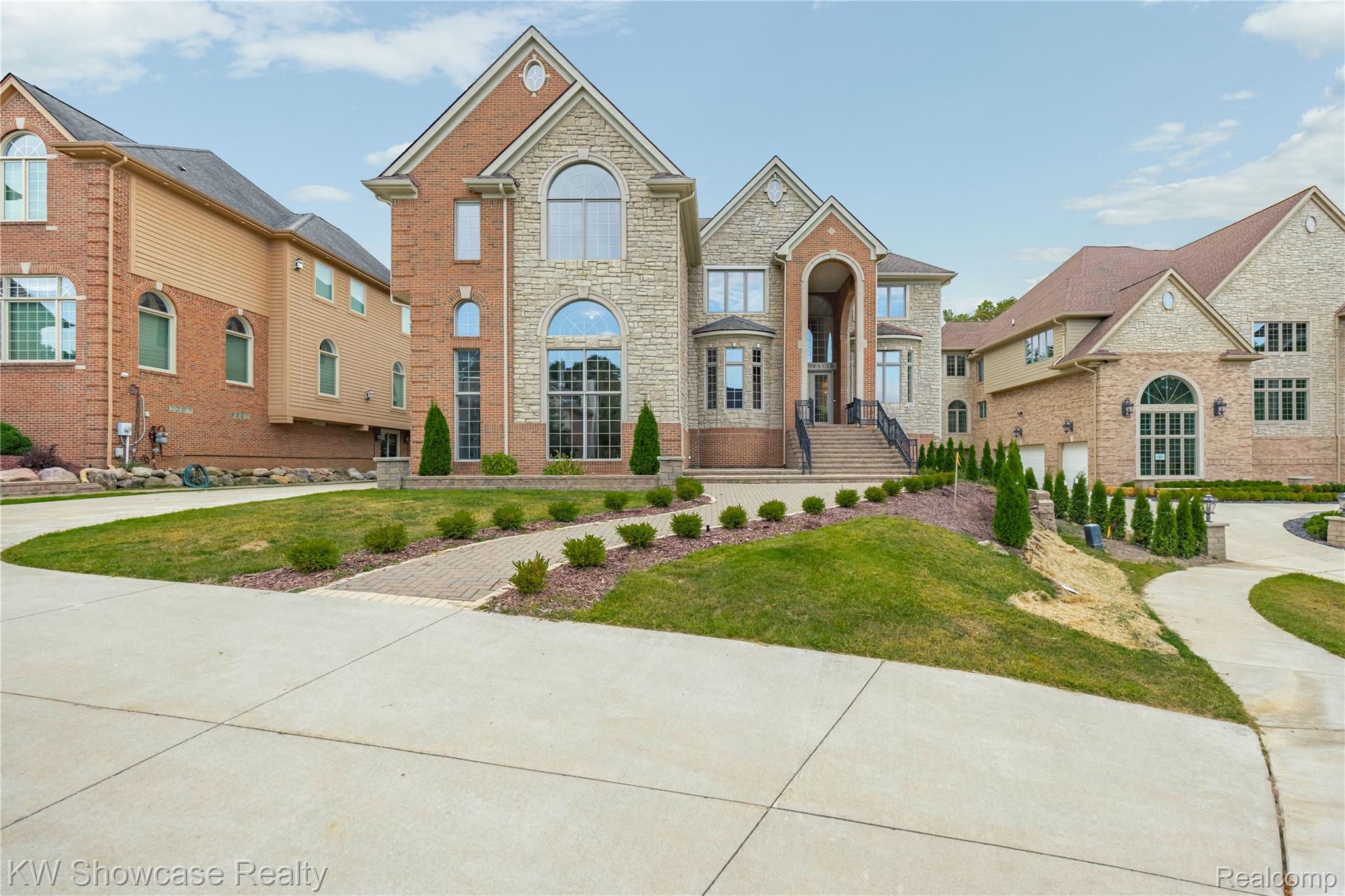 5512 Essex Court